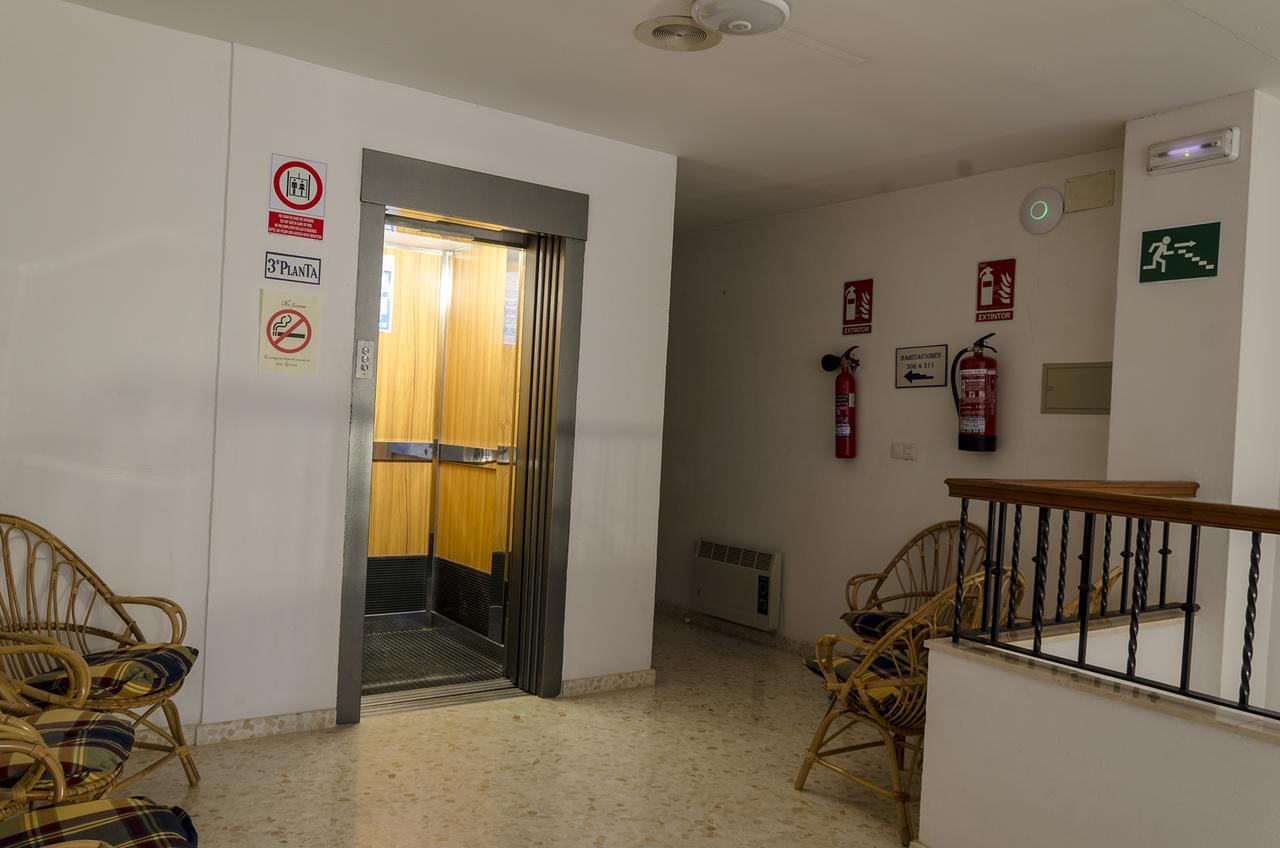 Hotel Convento Madre De Dios De Carmona Extérieur photo